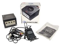 RETRO GAMING - BOXED NINTENDO GAMECUBE CONSOLE