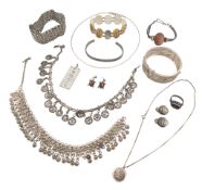 COLLECTION OF WHITE METAL & SILVER JEWELLERY