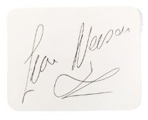 ACTORS - LIAM NEESON - AUTOGRAPH ON CARD