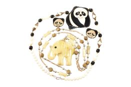 VINTAGE LEE SANDS PANDA NECKLACE & EARRING SUITE
