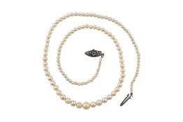 EARLY 20TH CENTURY CULTURED PEARL NECKLACE