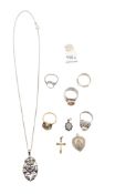 COLLECTION OF SILVER & ROLLED GOLD RINGS, NECKLACE & PENDANTS