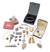 COLLECTION OF SILVER,WHITE METAL & COSTUME JEWELLERY