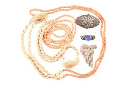 ASSORTED ANTIQUE & VINTAGE JEWELLERY