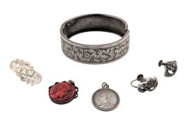 COLLECTION OF SILVER JEWELLERY
