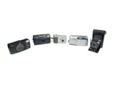 SMALL COLLECTION OF VINTAGE 20TH CENTURY CAMERAS