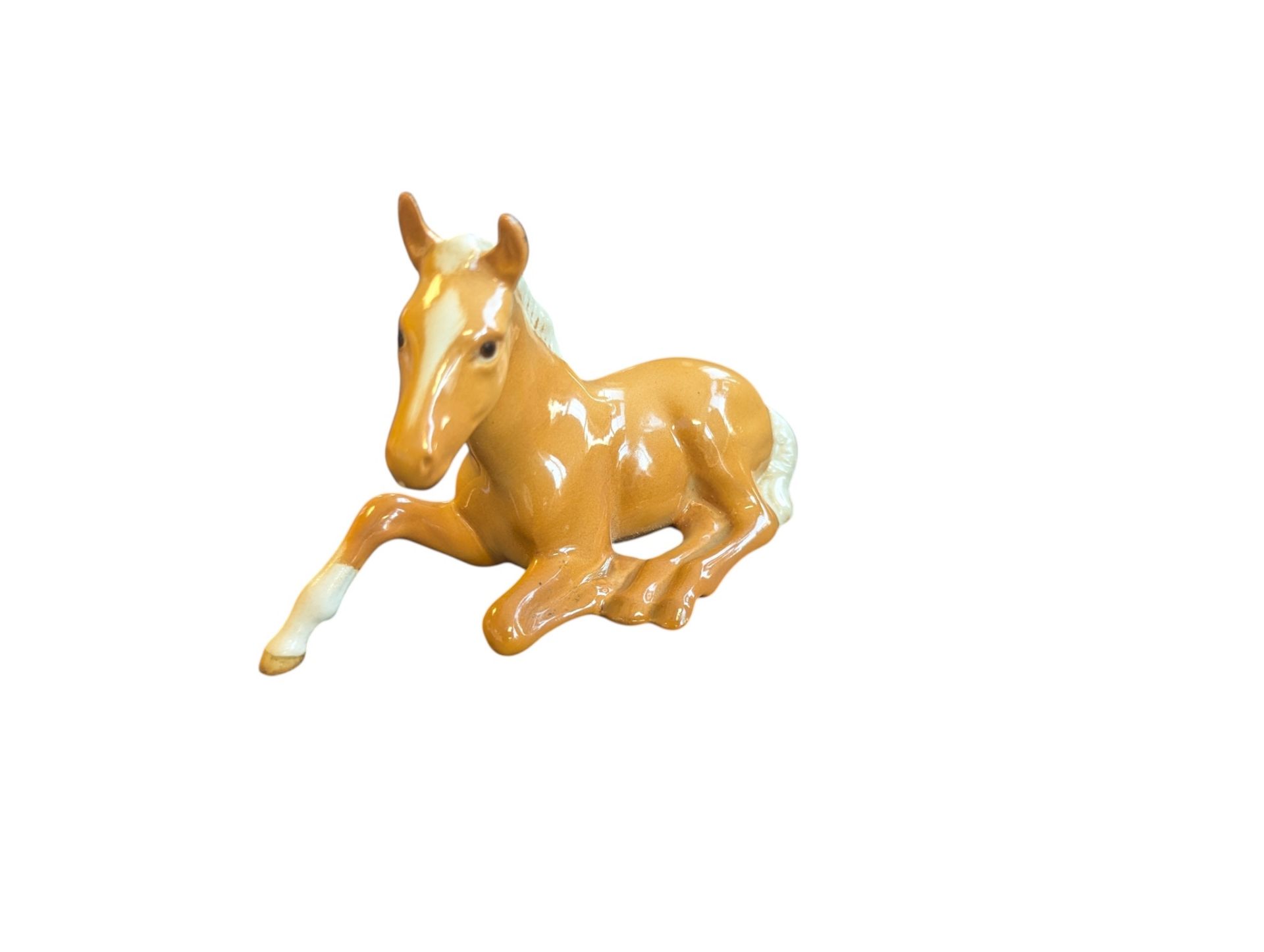 BESWICK - THREE VINTAGE 20TH CENTURY PORCELAIN HORSES - Image 2 of 4