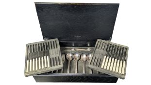 DAVID MELLOR - LATE 20TH CENTURY EIGHT PERSON SETTING STAINLESS STEEL CANTEEN OF CUTLERY
