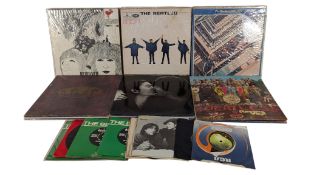 COLLECTION OF LATE 20TH CENTURY VINTAGE THE BEATLES VINYL LP RECORDS
