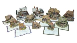 LILLIPUT LANE - COLLECTION OF UNBOXED LATE 20TH / 21ST CENTURY RESIN COTTAGES
