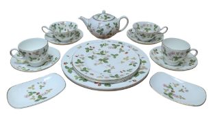 WEDGWOOD - LATE 20TH CENTURY BONE CHINA WILD STRAWBERRY TEA SERVICE