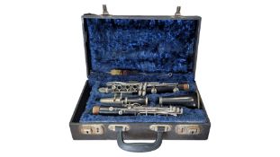 BOOSEY AND HAWKES LONDON - 20TH CENTURY VINTAGE CLARINET IN BOX
