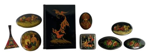 NINE RUSSIAN FEDOSKINO LATE 20TH CENTURY LACQUERED BROOCHES & MORE