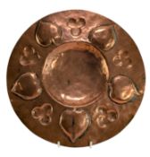 EARLY 20TH CENTURY HAMMERED COPPER ARTS & CRAFTS CARD TRAY CENTREPIECE CHARGER PLATE