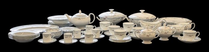 WEDGWOOD - ROSEDALE PATTERN - LARGE EXTENSIVE PORCELAIN DINNER SERVICE