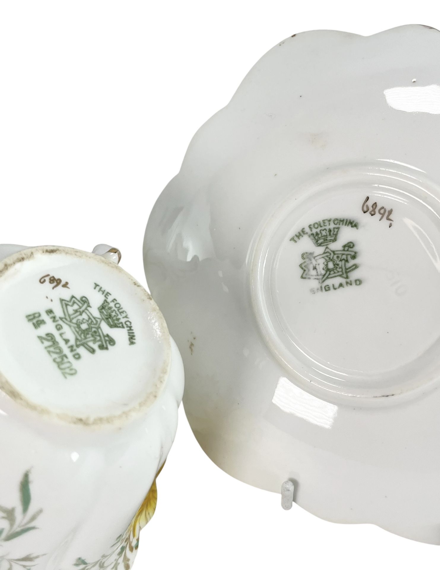 SHELLEY FINE BONE CHINA - QUEEN ANNE & YELLOW FLOWER - ASSORTMENT OF TEA WARE - Image 11 of 11