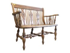 LATE 19TH CENTURY VICTORIAN ELM WHEELBACK BENCH SETTLE