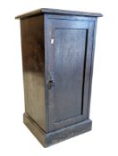 VICTORIAN 19TH CENTURY POT CUPBOARD / BEDSIDE TABLE