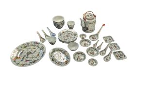 20TH CENTURY CHINESE PORCELAIN TEA SERVICE