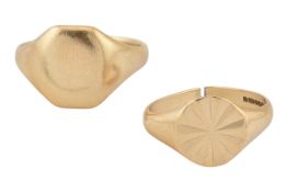 TWO HALLMARKED 9CT GOLD SIGNET RINGS AF
