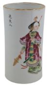 19TH CENTURY CHINESE QING DYNASTY CANTON FAMILLE ROSE INCENSE POT 清 广彩无双普人物香筒