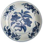 CHINESE BLUE & WHITE 'GARDENIA PORCELAIN DISH 宣德`款` 青花橘子花纹盘