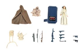 STAR WARS - ASSORTED VINTAGE ACCESSORIES & WEAPONS