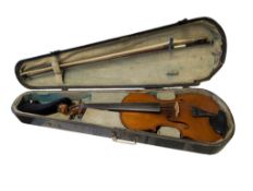 19TH CENTURY ANTONIO STRADIVARIUS REPLICA VIOLIN & BOW IN CASE