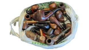COLLECTION OF EARLY TO LATER 20TH CENTURY SMOKING PIPES
