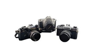 COLLECTION OF VINTAGE 35MM SLR CAMERAS
