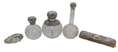 THREE VICTORIAN HALLMARKED SILVER TOPPED SCENT BOTTLES & SILVER TRINKET DISH