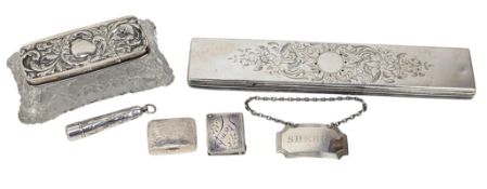 FIVE 19TH & 20TH CENTURY HALLMARKED SILVER ITEMS