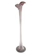 LATER 20TH CENTURY MURANO-STYLE PULPIT PINK AND WHITE GLASS VASE