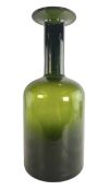 OTTO BRAUER (1911-1984) FOR HOLMEGAARD, 'GULVVASE' - GREEN BOTTLE VASE