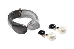 ANGELA CAPUTI HINGED CLAMPER BANGLE & MATCHED EARRINGS