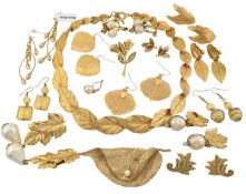 GOLLECTION OF GOLD TONE COSTUME JEWELLERY