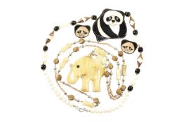 VINTAGE LEE SANDS PANDA NECKLACE & EARRING SUITE