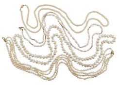 COLLECTION OF PEARL NECKLACES