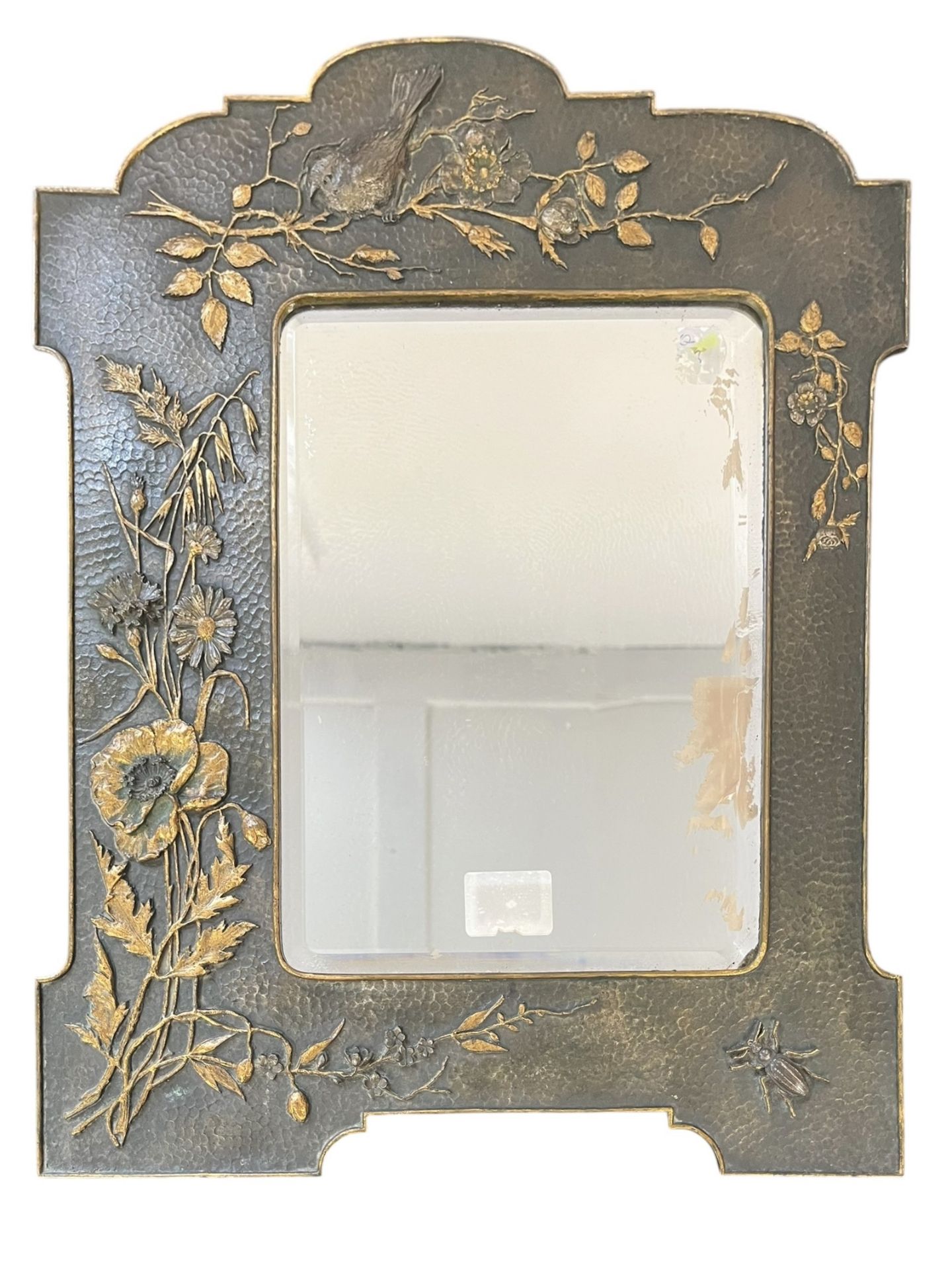 A 20TH CENTURY LIBRETY STYLE ART NOUVEAU BRASS DESK TABLE MIRROR - Image 5 of 6