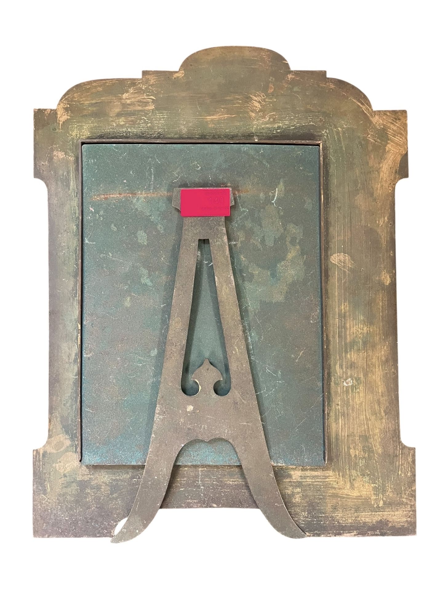 A 20TH CENTURY LIBRETY STYLE ART NOUVEAU BRASS DESK TABLE MIRROR - Image 6 of 6