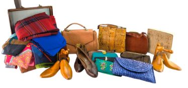 MIXED SELECTION OF VINTAGE LADIES' CLOTHING / ACCESSORIES