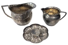 VICTORIAN HALLMARKED SILVER ASHTRY WITH INSET COIN & TWO SILVER CREAMERS