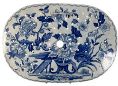 19TH CENTURY VICTORIAN BLUE AND WHITE DRAINER