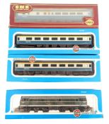 MODEL RAILWAY - AIRFIX OO GAUGE LOCOMOTIVE & COACHES