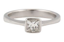 18CT GOLD & DIAMOND SINGLE STONE RING