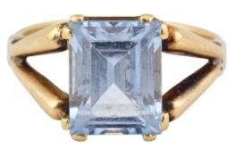 18CT GOLD & SPINEL COCKTAIL RING