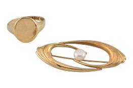 VINTAGE 9CT GOLD SIGNET RING & A PEARL BROOCH PIN