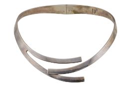 VINTAGE TAXCO MODERNIST HINGED SILVER CHOKER NECKLACE