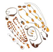 COLLECTION OF SILVER, WHITE METAL, AMBER & AMBER-STYLE JEWELLERY
