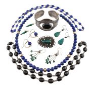 COLLECTION OF SILVER, WHITE METAL & GEM SET JEWELLERY